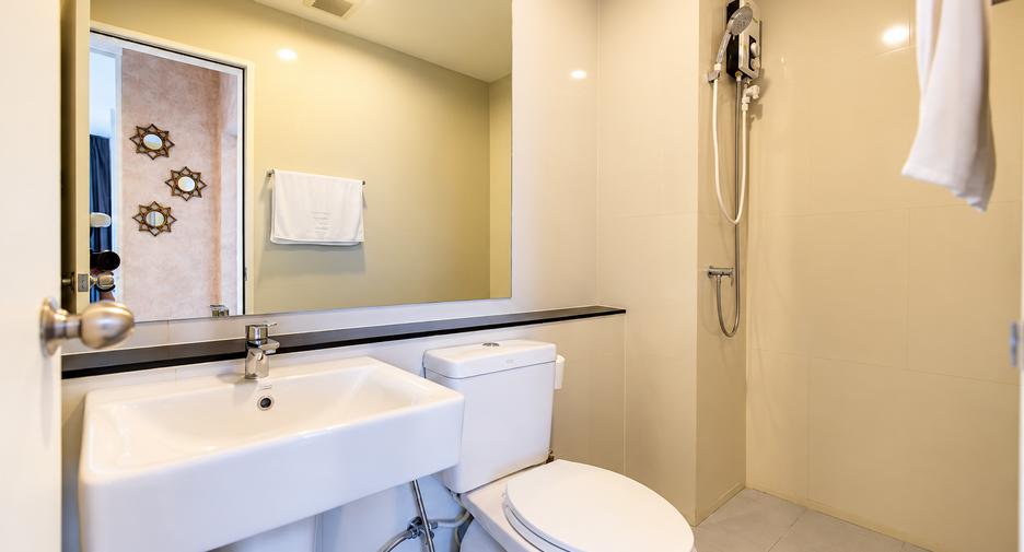 For rent and for sale 1 bed condo in Mueang Samut Prakan, Samut Prakan