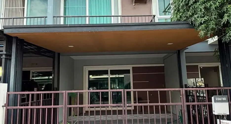 For rent 3 bedrooms townhouse in Bang Lamung, Chonburi