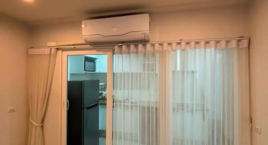 For rent 3 bedrooms townhouse in Bang Lamung, Chonburi