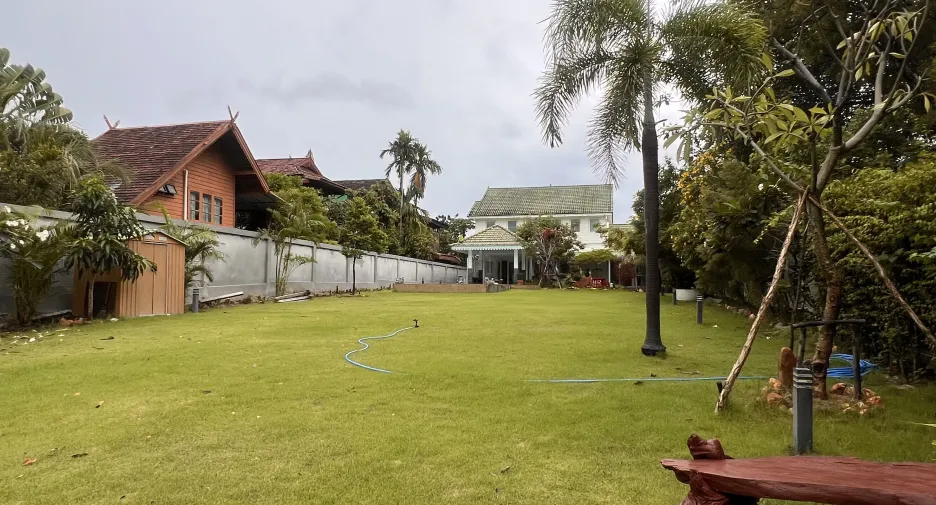For rent 3 bedrooms villa in Cha Am, Phetchaburi