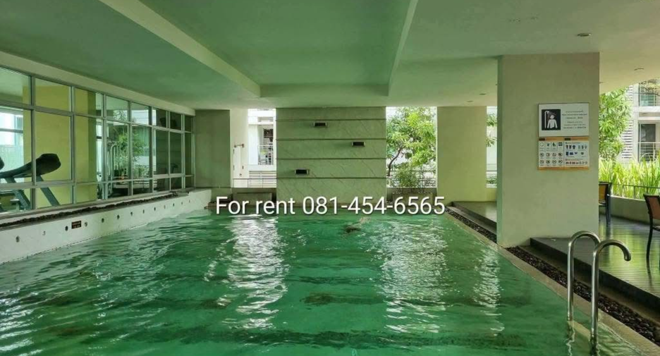 For rent 2 bedrooms condo in Phra Khanong, Bangkok