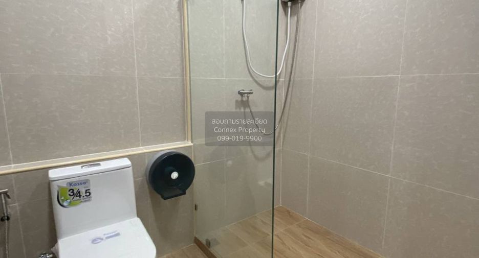 For sale 4 bedrooms townhouse in Wang Thonglang, Bangkok