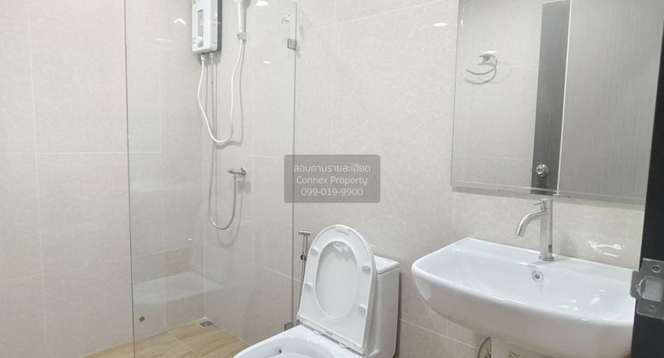 For sale 4 bedrooms townhouse in Wang Thonglang, Bangkok