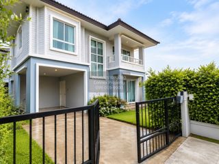出售 3 卧室 独立屋 在 Mueang Pathum Thani, Pathum Thani