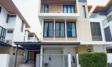 For sale 3 bedrooms house in Suan Luang, Bangkok