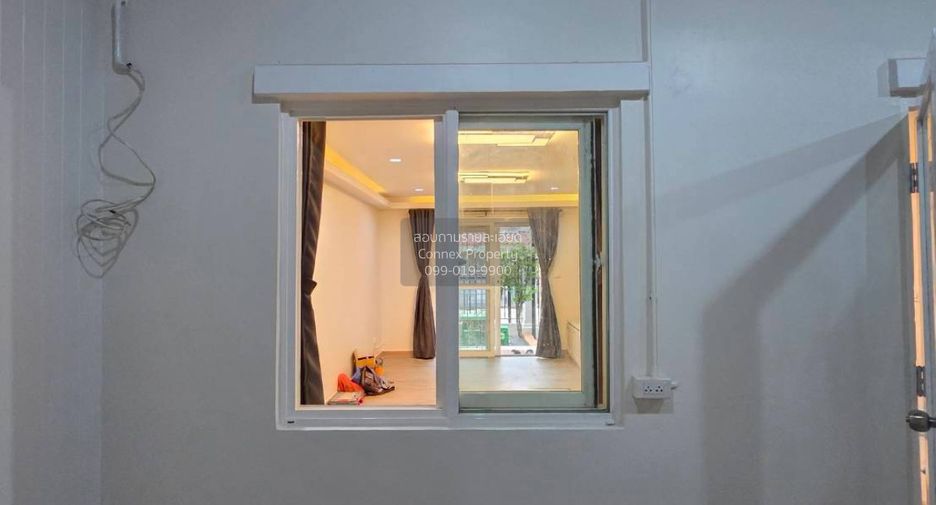 For sale 3 bedrooms townhouse in Nong Khaem, Bangkok