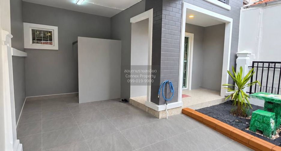 For sale 3 bedrooms townhouse in Nong Khaem, Bangkok