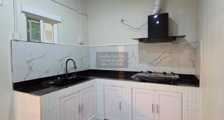 For sale 3 bedrooms townhouse in Nong Khaem, Bangkok