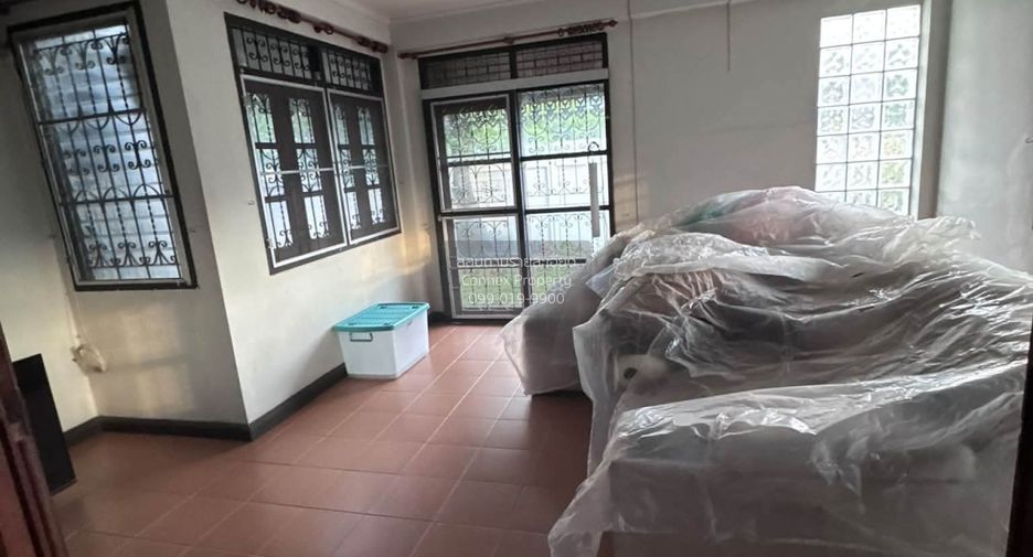 For sale 3 bedrooms house in Thawi Watthana, Bangkok