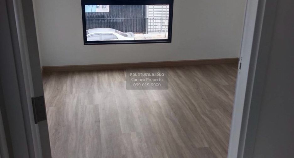For sale 3 bedrooms townhouse in Nong Khaem, Bangkok