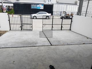 For sale 3 bedrooms townhouse in Nong Khaem, Bangkok