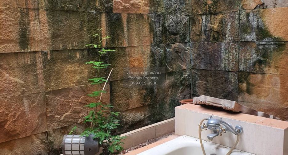 For sale 5 bedrooms house in Bang Bua Thong, Nonthaburi