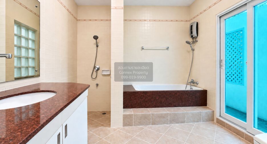 For sale 3 bedrooms house in Mueang Nonthaburi, Nonthaburi