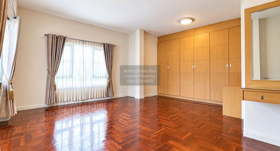 For sale 3 bedrooms house in Mueang Nonthaburi, Nonthaburi