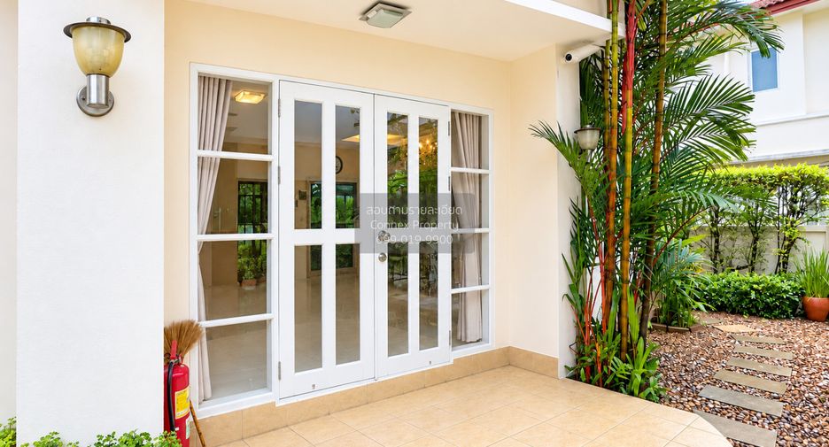 For sale 3 bedrooms house in Mueang Nonthaburi, Nonthaburi