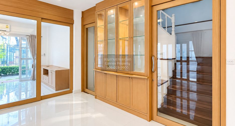 For sale 3 bedrooms house in Mueang Nonthaburi, Nonthaburi