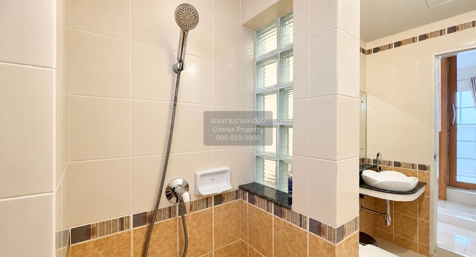 For sale 3 bedrooms house in Mueang Nonthaburi, Nonthaburi