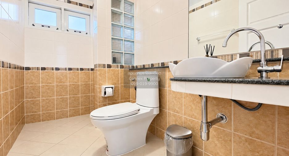 For sale 3 bedrooms house in Mueang Nonthaburi, Nonthaburi