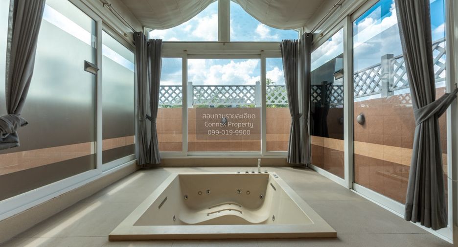 Haus zum Kauf mit 5 Zimmer in Pak Kret, Nonthaburi