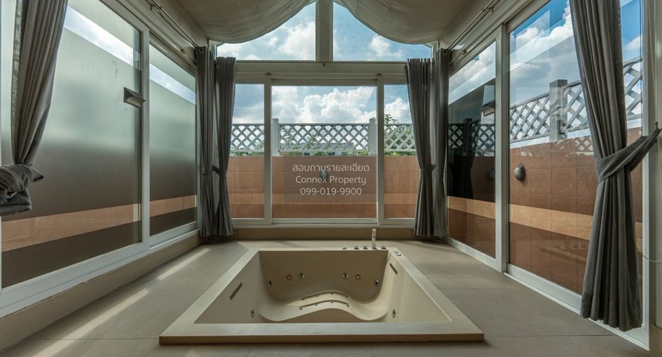 Haus zum Kauf mit 5 Zimmer in Pak Kret, Nonthaburi