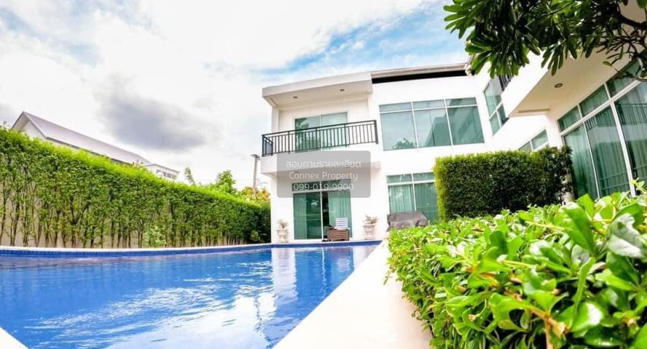 For sale 4 bedrooms house in Bang Kapi, Bangkok