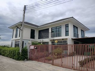 出售 4 卧室 独立屋 在 Lat Lum Kaeo, Pathum Thani