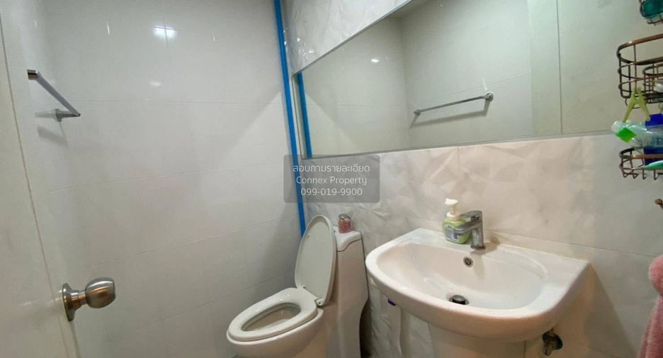For sale 4 bedrooms townhouse in Don Mueang, Bangkok