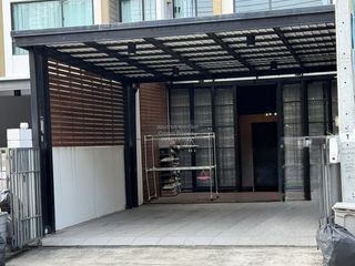 For sale 4 bedrooms townhouse in Don Mueang, Bangkok