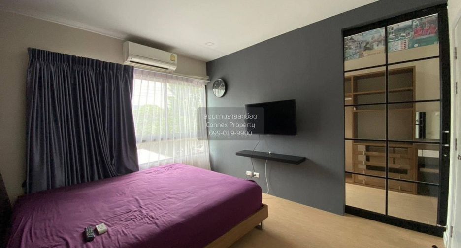 For sale 4 bedrooms townhouse in Don Mueang, Bangkok