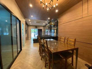 For sale 4 bedrooms townhouse in Don Mueang, Bangkok