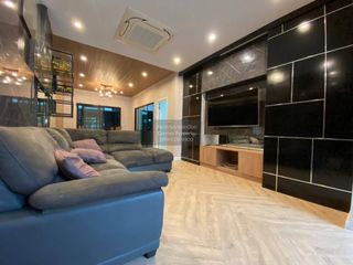 For sale 4 bedrooms townhouse in Don Mueang, Bangkok