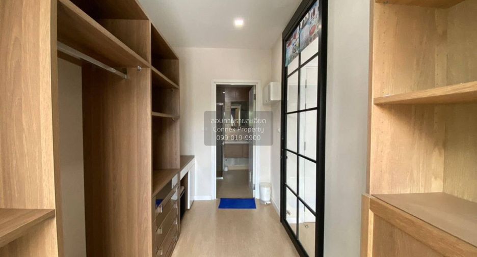For sale 4 bedrooms townhouse in Don Mueang, Bangkok