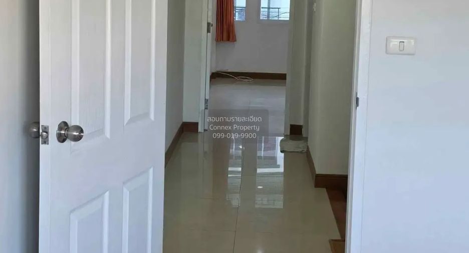 For sale 4 bedrooms townhouse in Bang Khun Thian, Bangkok