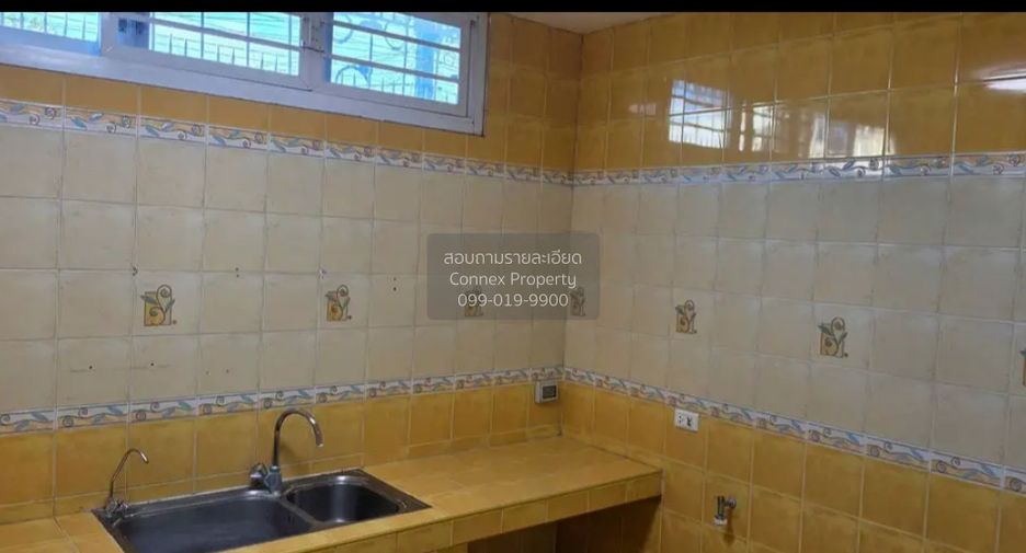 For sale 4 bedrooms townhouse in Bang Khun Thian, Bangkok
