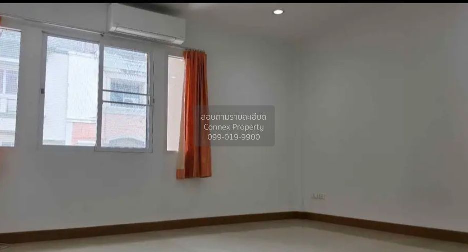 For sale 4 bedrooms townhouse in Bang Khun Thian, Bangkok
