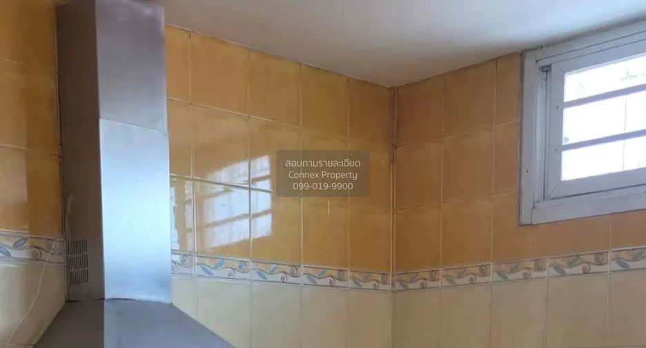 For sale 4 bedrooms townhouse in Bang Khun Thian, Bangkok