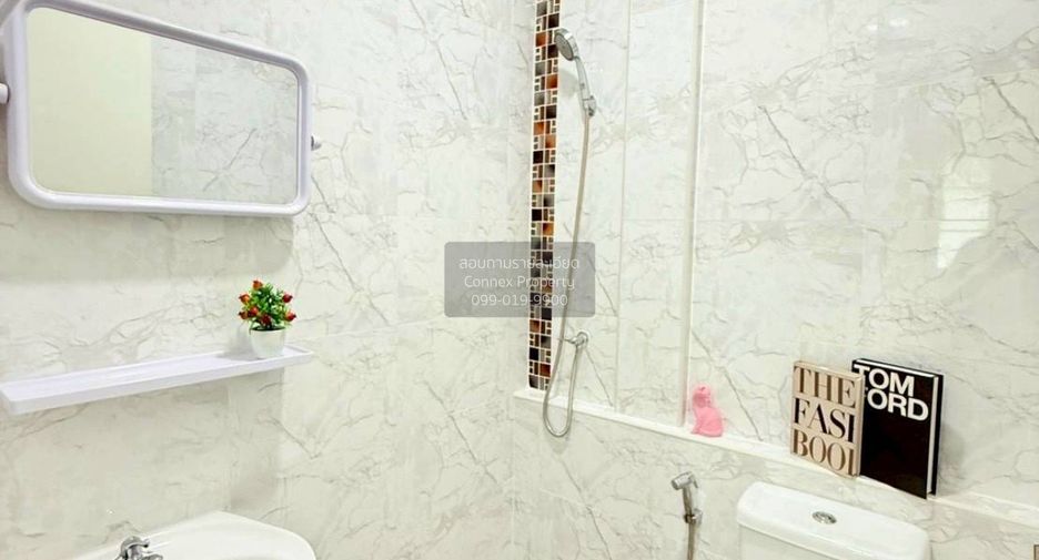 For sale 3 bedrooms townhouse in Min Buri, Bangkok