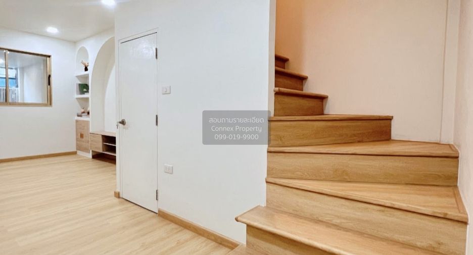 Casa adosada en venta de 2 habitaciones en Bang Kapi, Bangkok