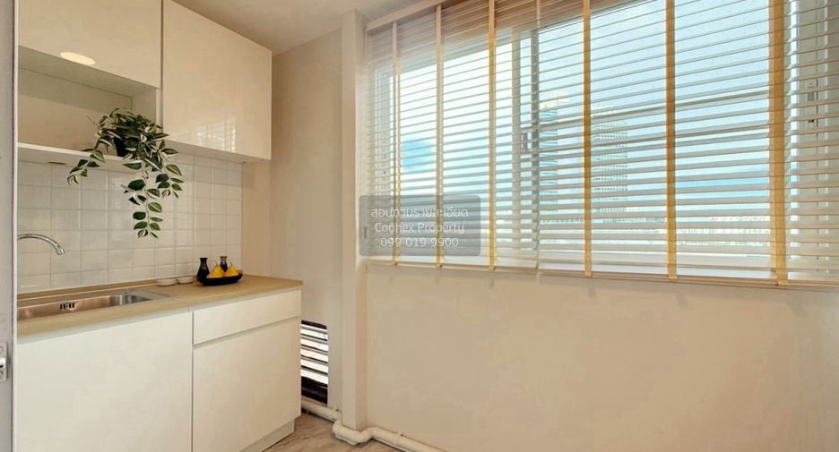 For sale 1 bed condo in Huai Khwang, Bangkok