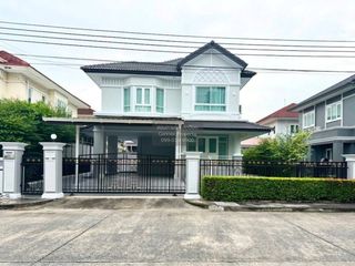 For sale 3 bedrooms house in Lat Krabang, Bangkok