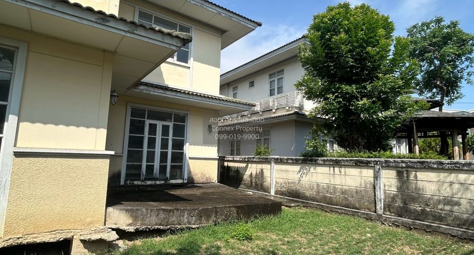 For sale 3 bedrooms house in Bang Kapi, Bangkok