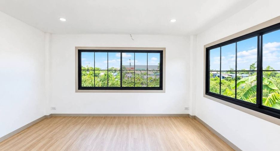 For sale 4 bedrooms townhouse in Bang Bua Thong, Nonthaburi