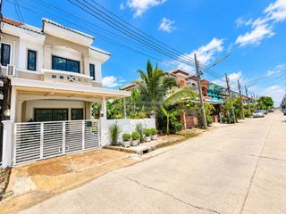 For sale 4 bedrooms townhouse in Bang Bua Thong, Nonthaburi