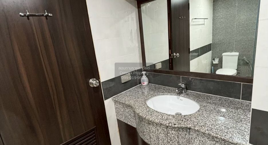 For sale 2 bedrooms condo in Watthana, Bangkok