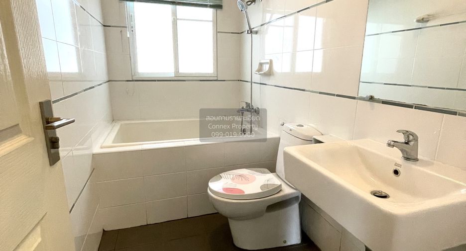 For sale 3 bedrooms house in Si Racha, Chonburi