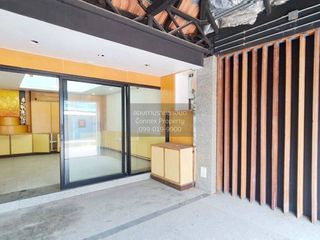 For sale 10 bedrooms townhouse in Don Mueang, Bangkok