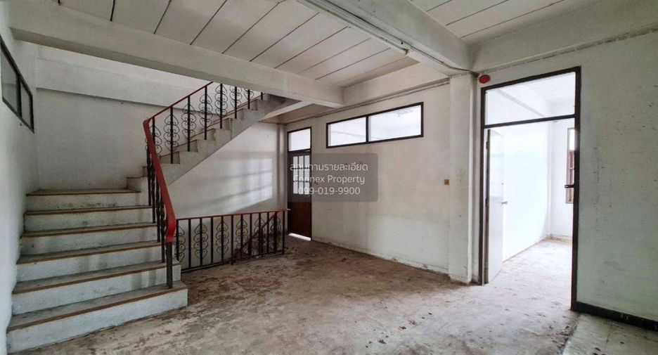For sale 10 bedrooms townhouse in Don Mueang, Bangkok