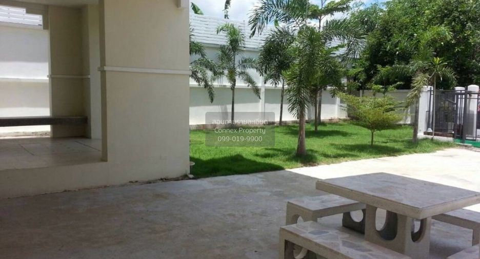 For sale 3 bedrooms house in Khlong Sam Wa, Bangkok