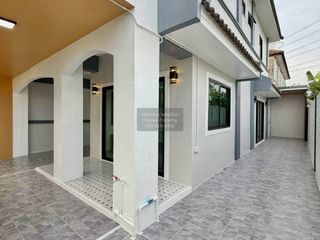 For sale 4 bedrooms townhouse in Sai Noi, Nonthaburi