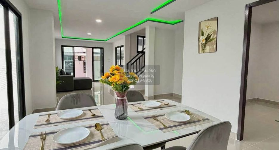 For sale 4 bedrooms townhouse in Sai Noi, Nonthaburi